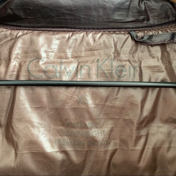 CALVIN KLEIN Hooded Packable Premium Down Puffer Coat Eggplant Wine XS - Picture 5 of 15